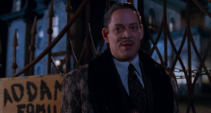 Raul Julia ในบท Gomez Addams จากหนัง ภาพยนตร์ The Addams Family ค.ศ. 1991 (พ.ศ. 2534)